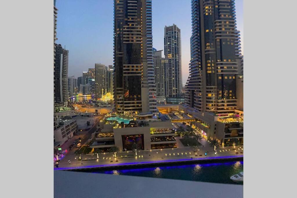 Cayan Tower Luxury Apartment With Sea View Dubai Luaran gambar