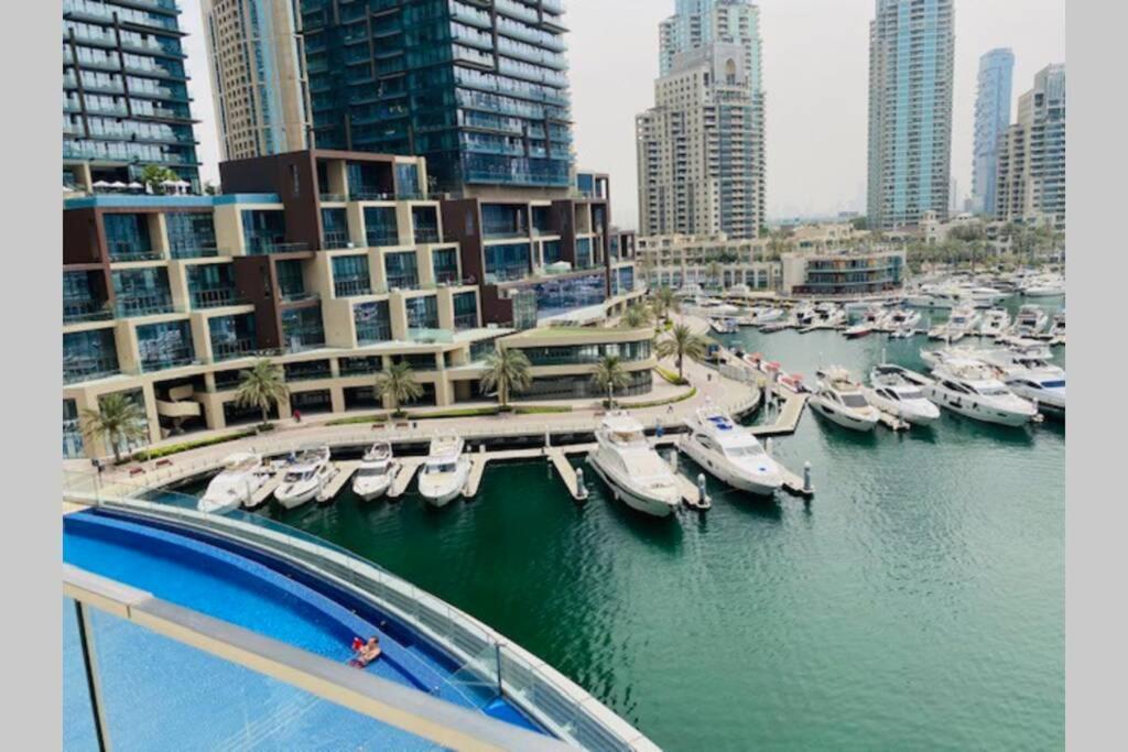 Cayan Tower Luxury Apartment With Sea View Dubai Luaran gambar